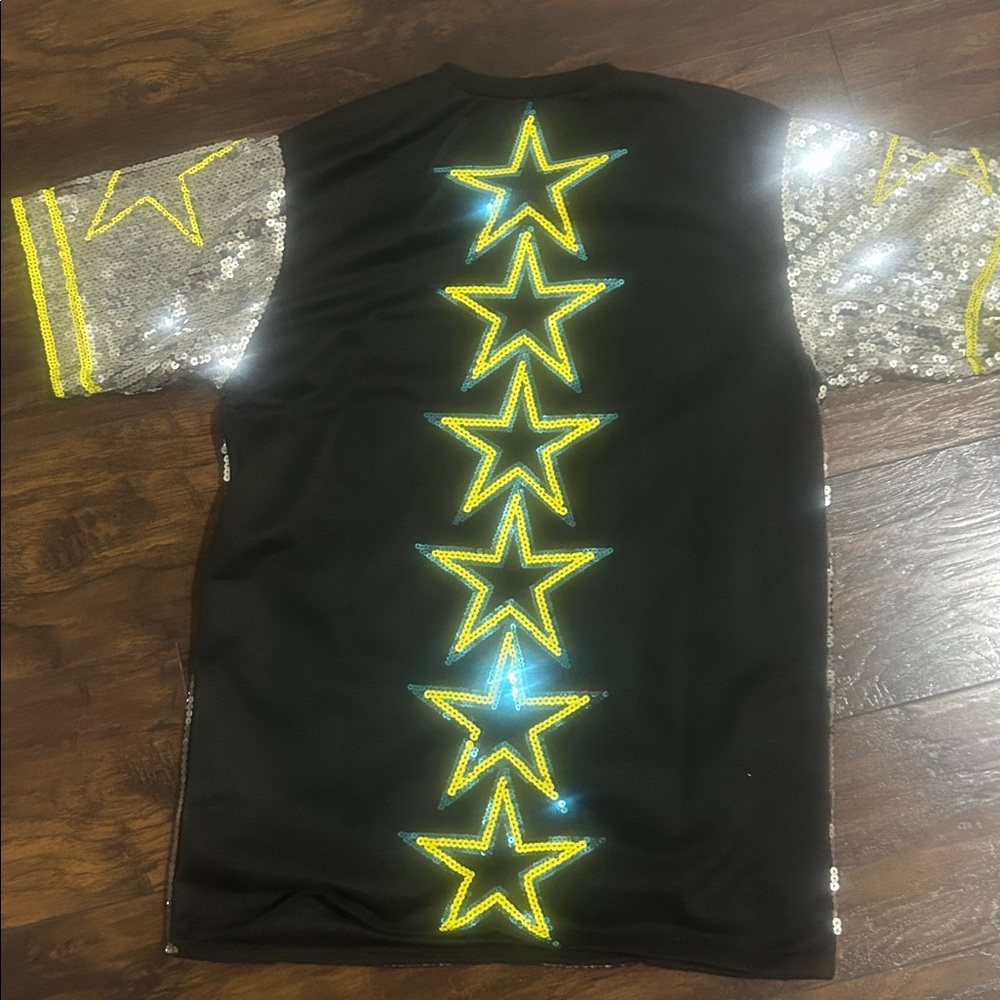 Sequin Star Patterned T-Shirt - image 3